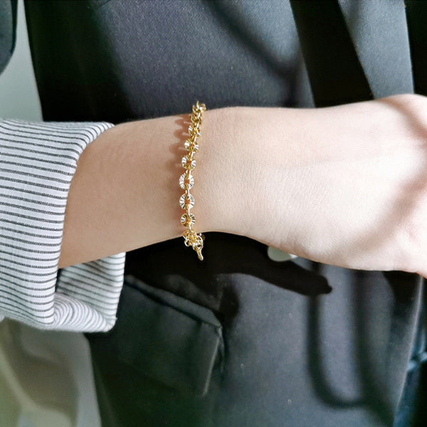 Sway Bracelet in 18kt Gold Over Sterling Silver