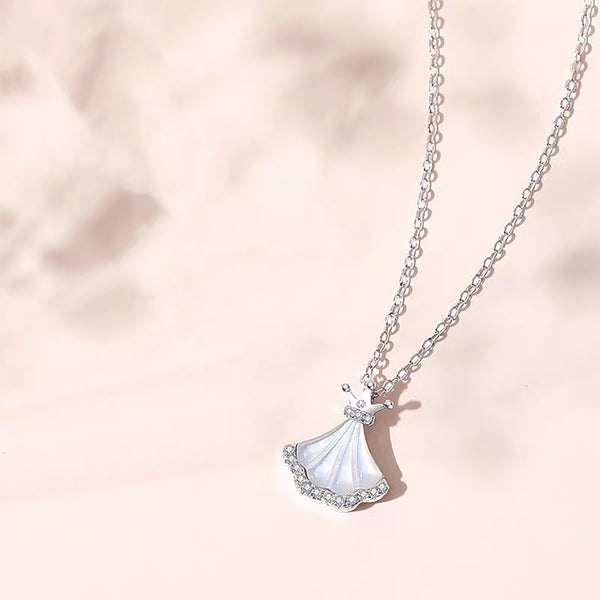 Elegant Shell Necklace in 925 Sterling Silver