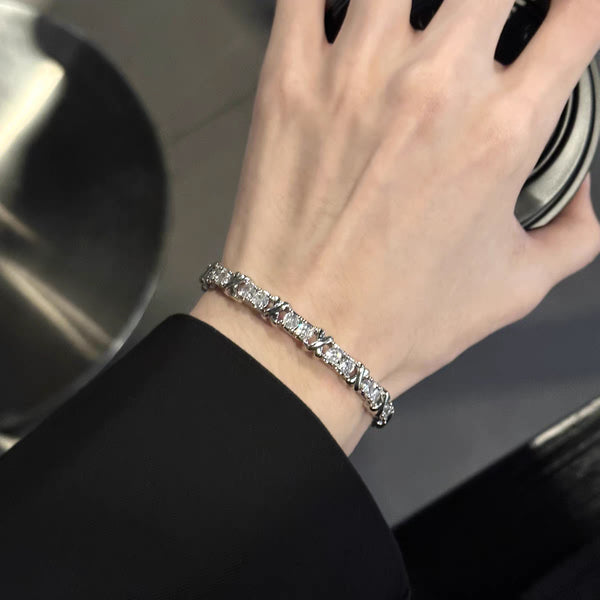 Refined Radiance Bangle in 925 Sterling Silver